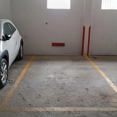 Apartment Sherryflat Merito - Parking